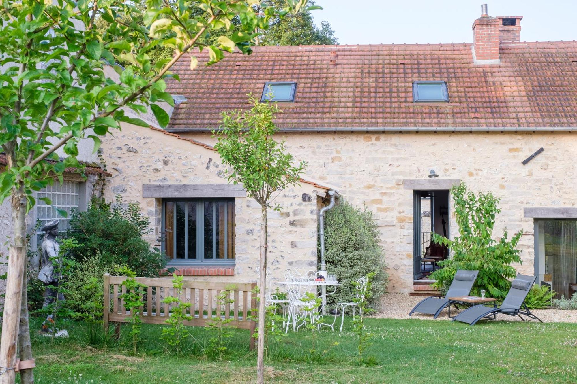 Le Domaine De Courances - Pierres D'Histoire Villa Luaran gambar